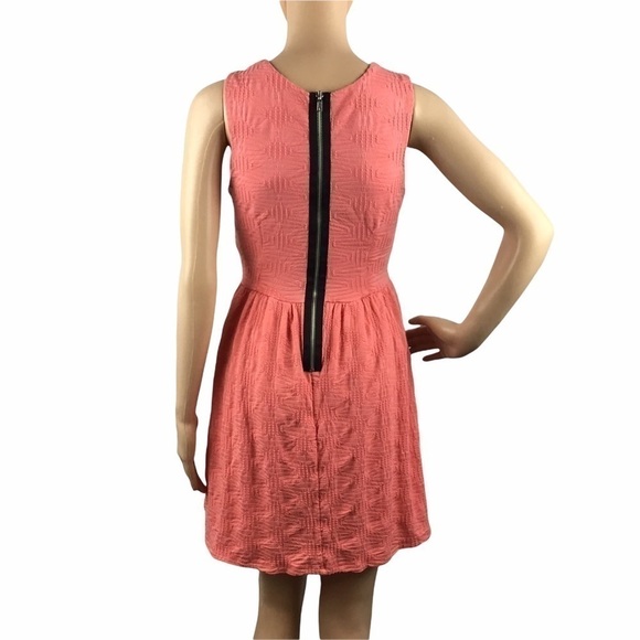 Honey Punch Dress Size M Peach Sleeveless Textured Back Zip - Picture 5 of 7